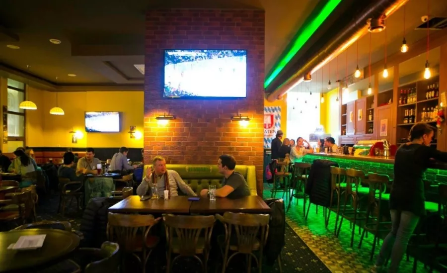 Ирландский паб Harats Irish Pub в Красной Поляне: Ирландский паб, Винная карта, Авторская кухня, Постное меню, Заказ навынос, Заказ столиков,