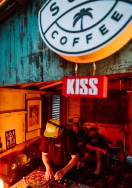 Кофейня "The house of surf coffee".