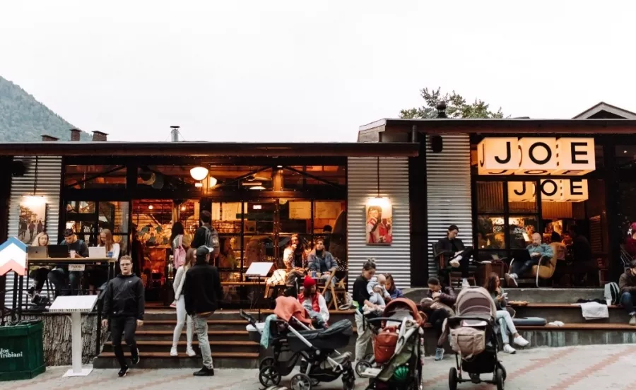 Кофейня The house of surf coffee в Красной Поляне: Бизнес-ланч, Заказ навынос, Пицца, Завтрак, Заказ столиков,