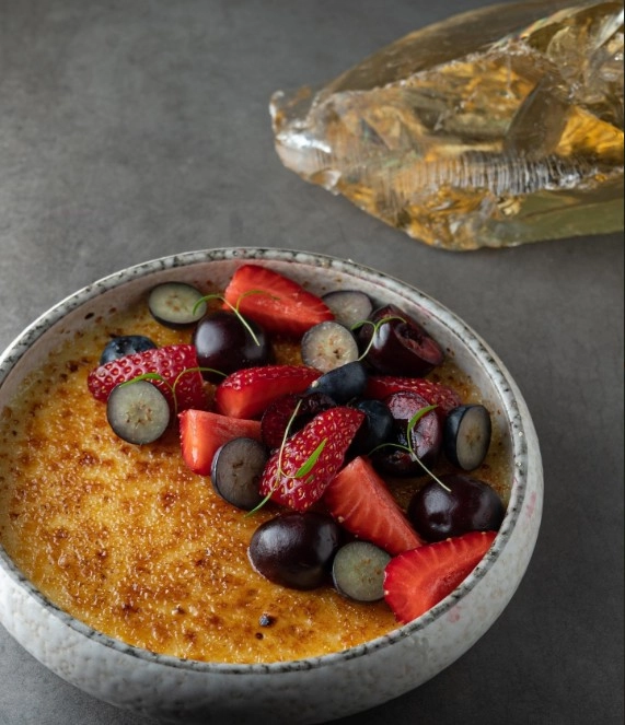 Ресторан Мёд kitchen&bar в Красной Поляне: Винный ресторан, Живая музыка, Авторская кухня, Заказ навынос, Завтрак,