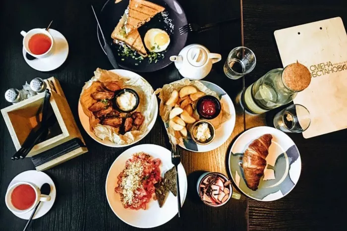 Кафе-бар Смена обстановки   в  Красной Поляне