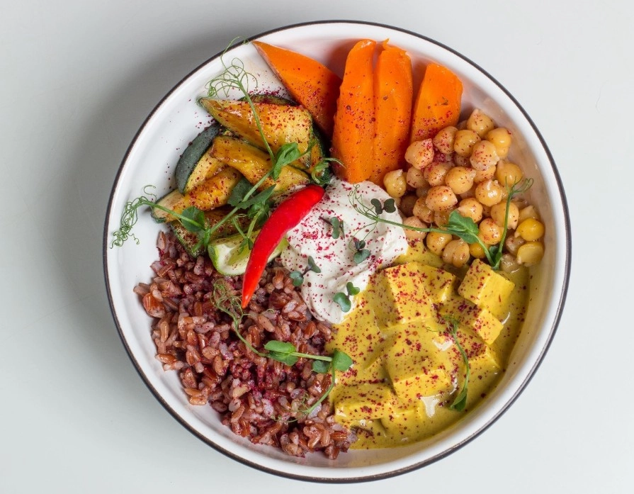 Кафе Raw to go kitchen в Красной Поляне: Веганское кафе, Веганская кухня, Заказ навынос, Завтрак, Заказ столиков,