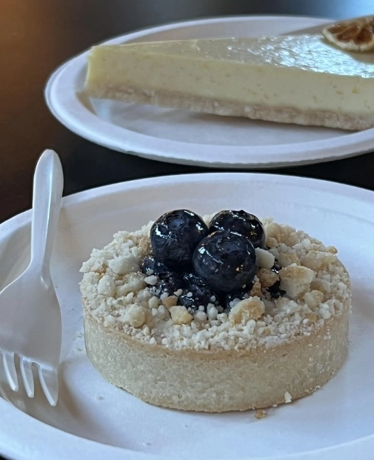 Кафе SoulFood в Красной Поляне: Заказ навынос, Постное меню, Индийская кухня, Заказ столиков, Бургеры, Танцпол,