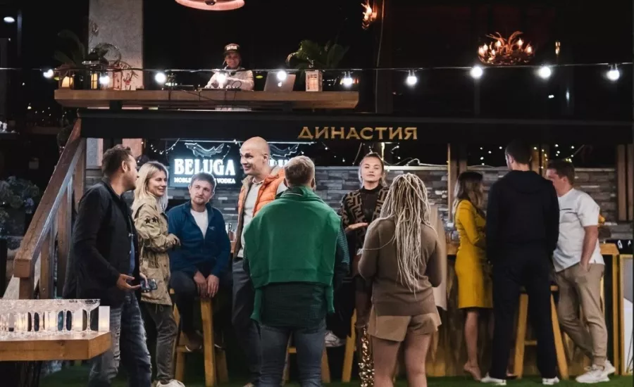 Ресторан Династия в Красной Поляне: Винный ресторан, Заказ навынос, Завтрак, Русская кухня, Заказ столиков,