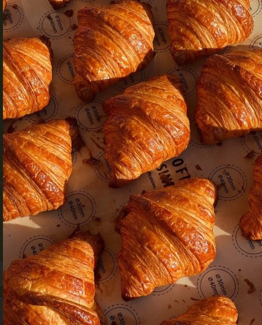 Быстрое питание Vinogrados Pastry в Красной Поляне: Летняя терраса, Кондитерская, Торты, Заказ навынос, Сэндвичи, Завтрак,