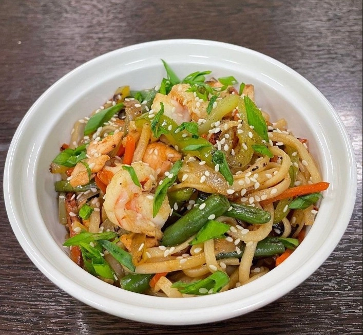 Суши-бар Горы Суши в Красной Поляне: Японская кухня, Заказ столиков, Заказ навынос, Постное меню, Детское меню,