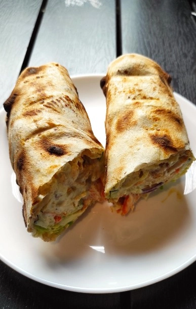 Кафе Greco Megusto в Красной Поляне: Заказ навынос, Летняя терраса, Сувлаки, Салаты, Шаурма,