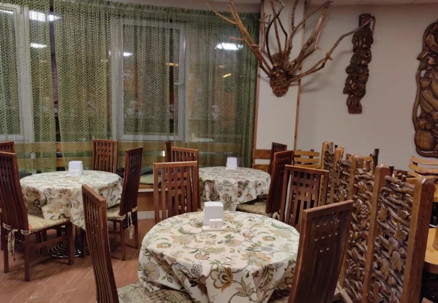 Кафе Вареничная Хата в Красной Поляне: Пельменные, Заказ столиков, Заказ навынос, Чебуреки, Русская кухня,