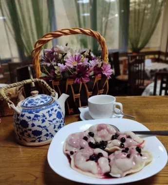 Кафе "Вареничная Хата".