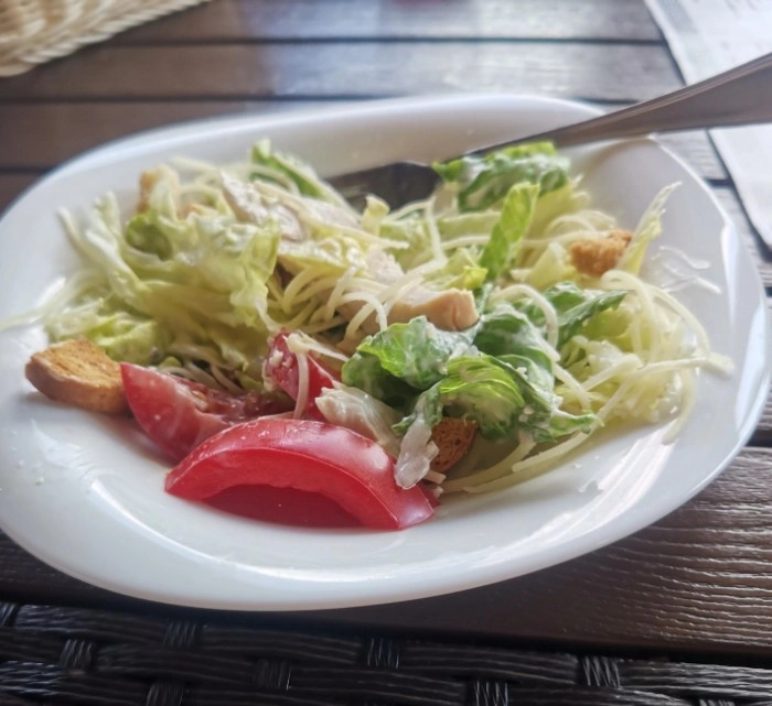 Кафе Greek patio в Красной Поляне: Летняя терраса, Винная карта, Заказ столиков, Заказ навынос, Завтрак,