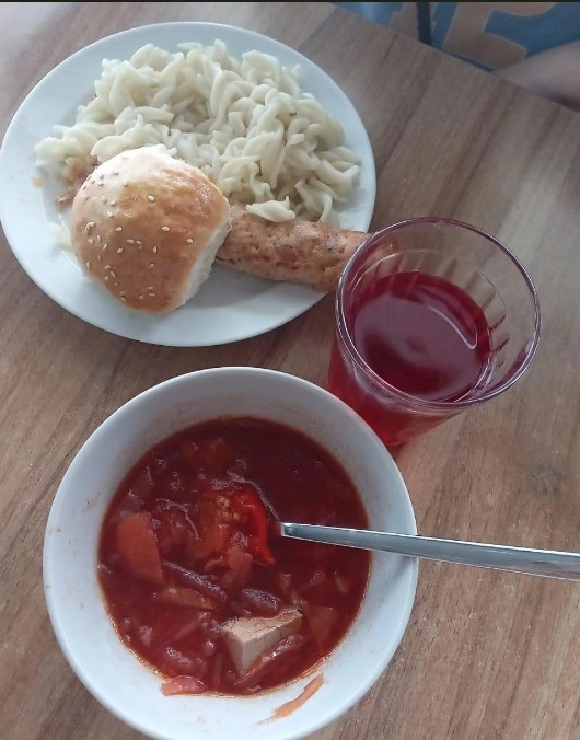 Столовая Патиссон в Красной Поляне: Еда, Столовая , Заказ столиков, Заказ навынос, Парковка, Оплата картой,