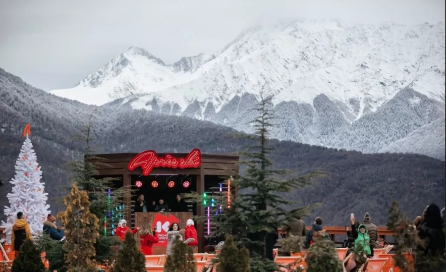 Бар Apres ski в Красной Поляне: Гриль-бары, Заказ столиков, Заказ навынос, Детское меню, Летняя терраса,