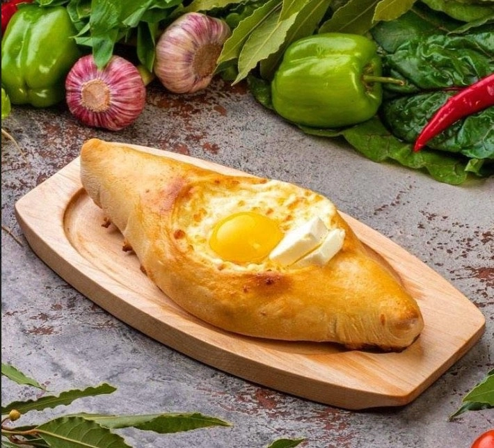 Ресторан Кинза в Красной Поляне: Кавказская кухня, Постное меню, Заказ навынос, Русская кухня, Заказ столиков, Летняя терраса,