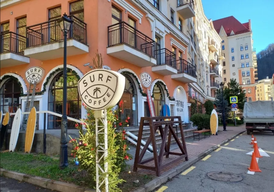 Кофейня Surf coffee в Красной Поляне: Заказ навынос, Летняя терраса, Напитки, Завтрак, Детское меню,