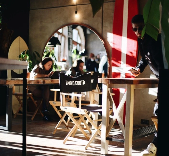 Кофейня Surf coffee в Красной Поляне: Заказ навынос, Летняя терраса, Напитки, Завтрак, Детское меню,