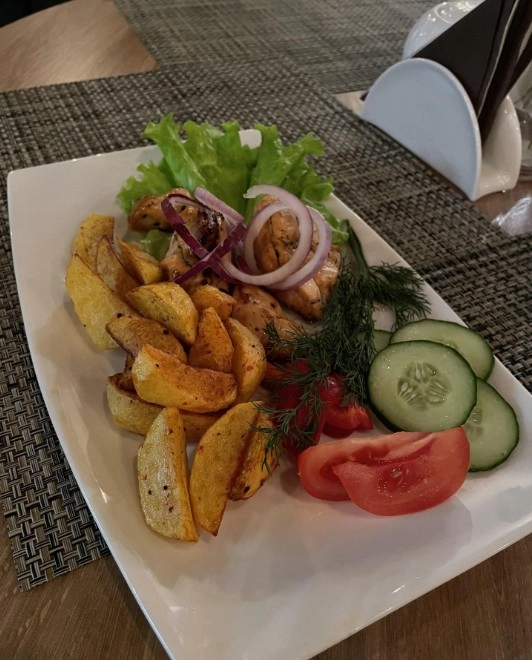 Кафе Lamont cafe в Красной Поляне: Блины, Заказ столиков, Паста, Завтрак, Заказ навынос,