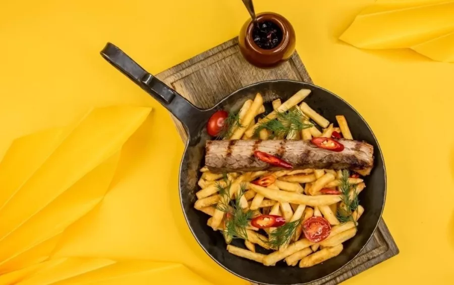 Ресторан Bierkeller в Красной Поляне: Пивной ресторан, Бизнес-ланч, Немецкая кухня, Заказ навынос, Винная карта, Русская кухня,