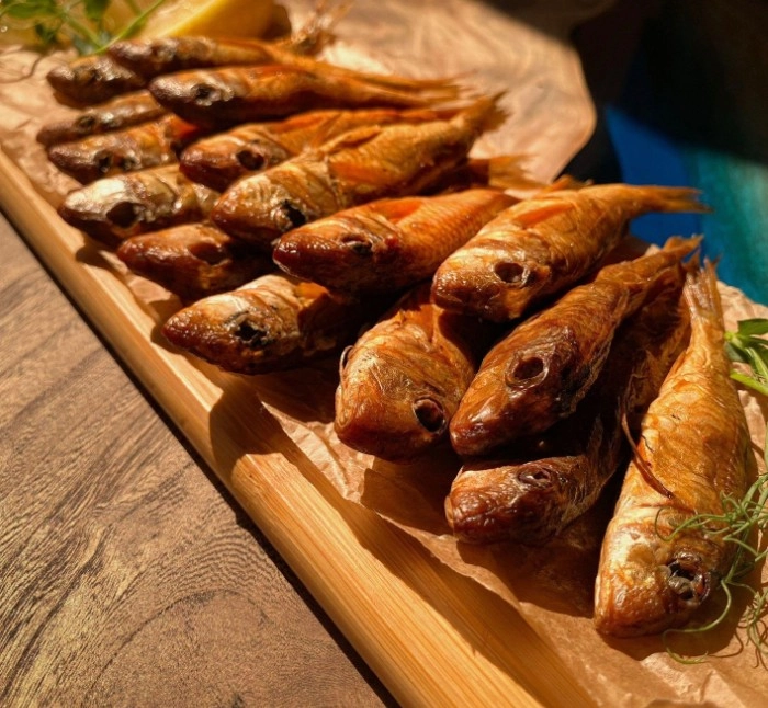 Раковарня Река&море в Красной Поляне: Раковарни, Авторская кухня, Заказ столиков, Винная карта, Стейки,