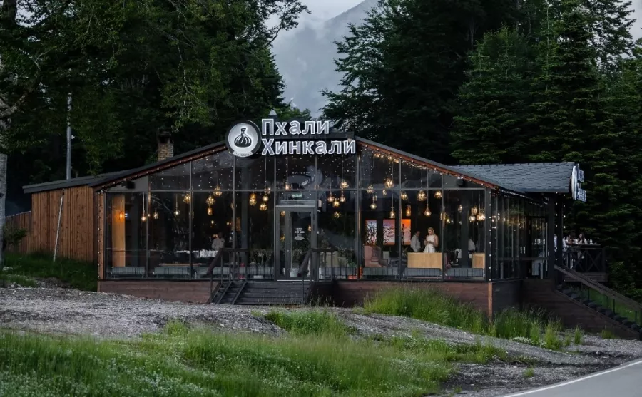 Ресторан Пхали&Хинкали в Красной Поляне: Еда, Хинкали, Заказ столиков, Детское меню, Шашлык, Летняя терраса, Заказ навынос,