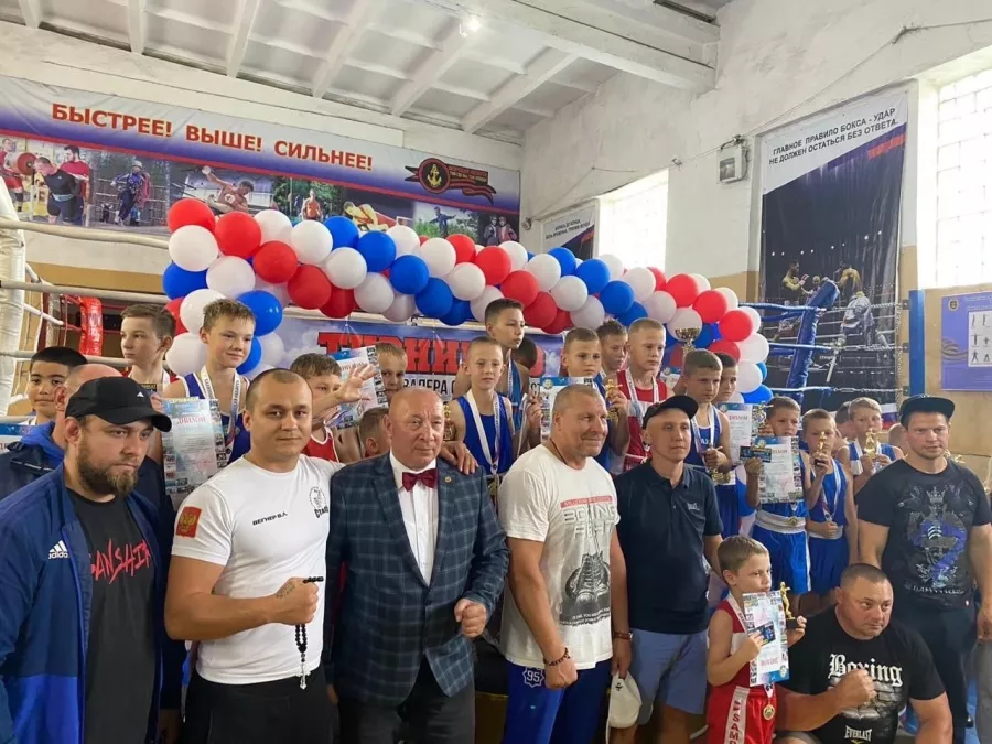 Бойцовский клуб Сталь в Калининграде: Бокс, Самооборона , Бойцовский клуб, Единоборства, Борьба,