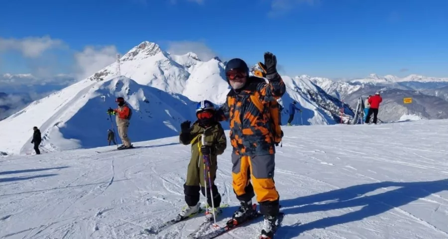 Компания Горностайski  в  Красной Поляне