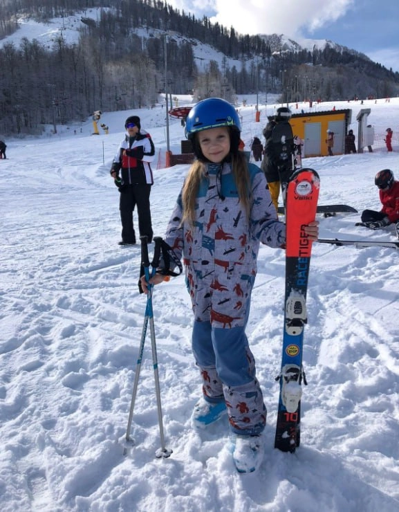 Компания Горностайski в Красной Поляне: Хобби, Развитие, Доставка, Прокат, Сноуборд,