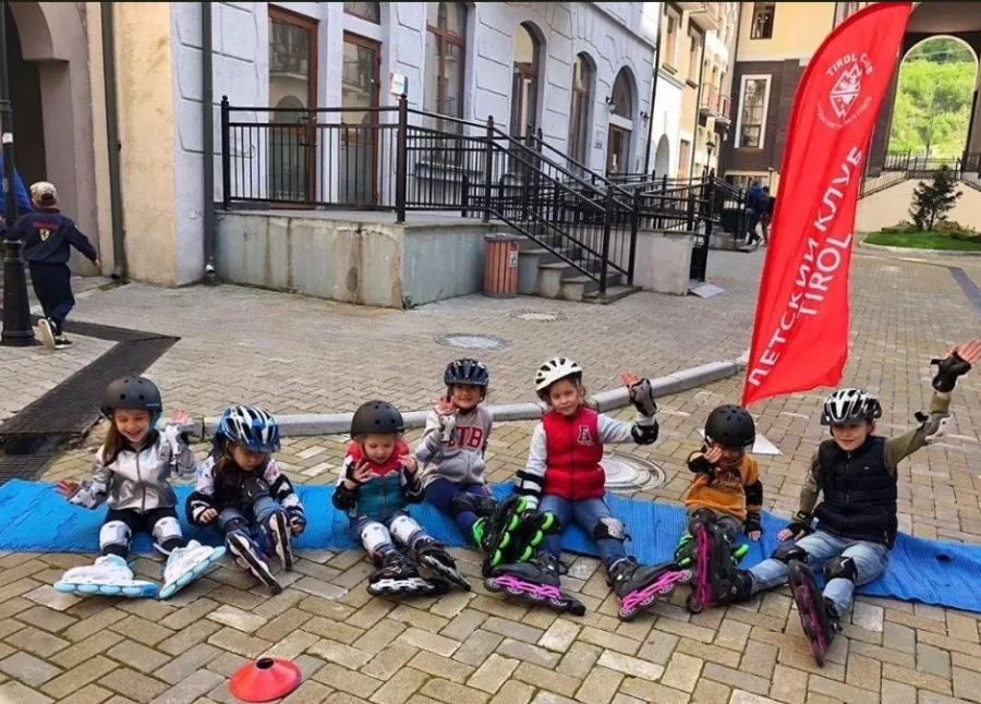 Скалодром Tirol club в Красной Поляне: Альпинизм, Секции, Развиваться, Скалодромы,