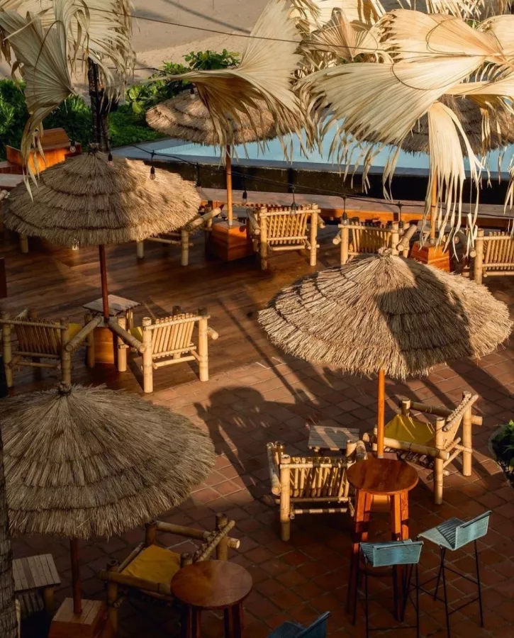 Пляжный Клуб Potato Head в Бали: Бассейн, Бар, Bar, Restaurant , Yoga, Йога, Swimming pool , Ресторан,