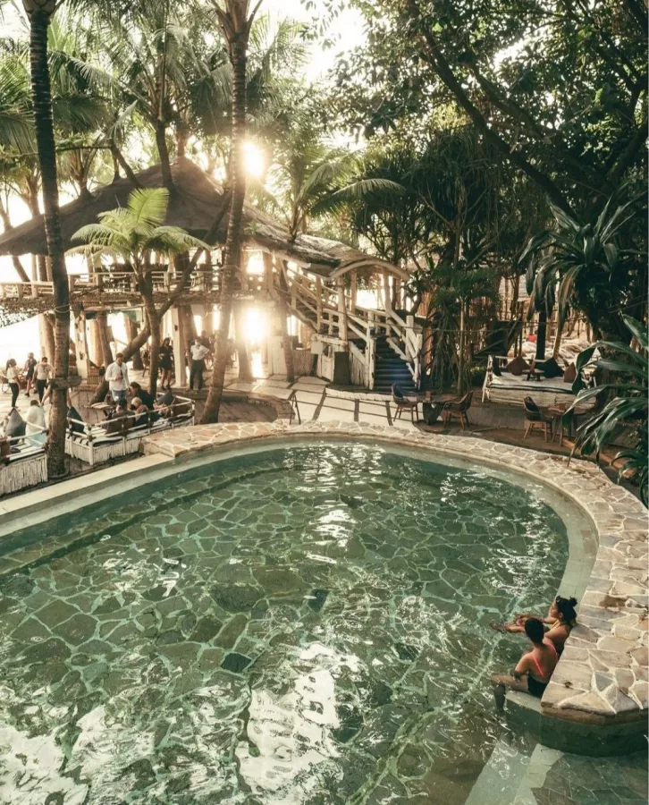 Пляжный Клуб La Brisa в Бали: Коктейли , Бар, Бассейн, Cocktails , Bar, Restaurant , Swimming pool , Ресторан,