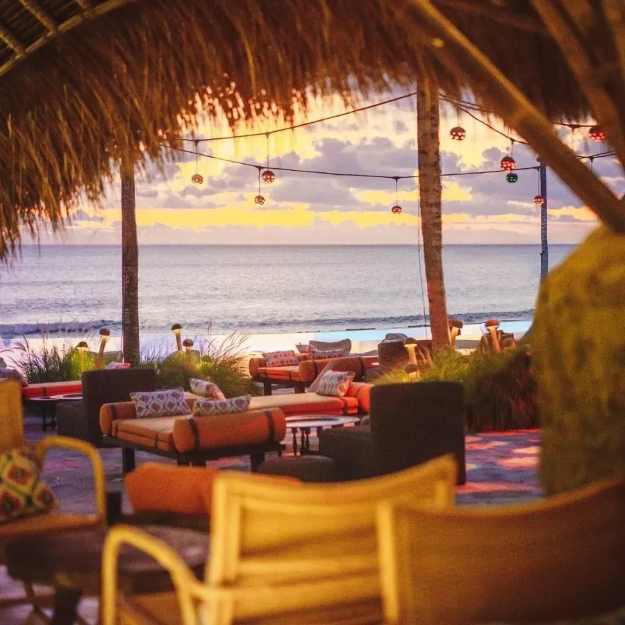 Пляжный Клуб Mari в Бали: Бар, Бассейн , Коктейли , Bar, Restaurant , Swimming pool , Cocktails , Ресторан,