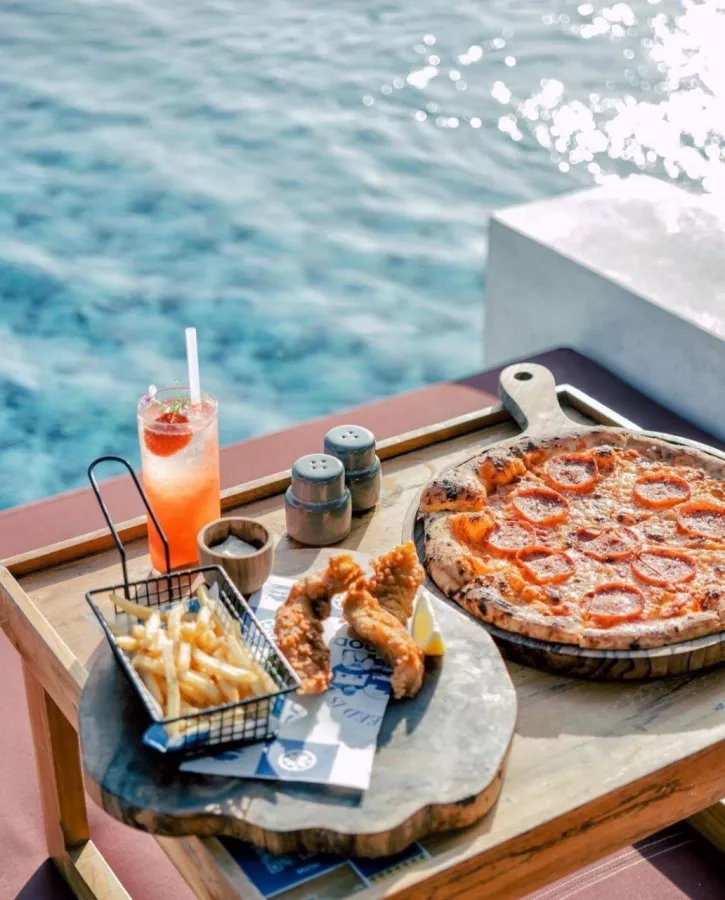 Пляжный Клуб White Rock в Бали: Бассейн , Бар, Коктейли , Swimming pool , Bar, Restaurant , Cocktails , Ресторан,