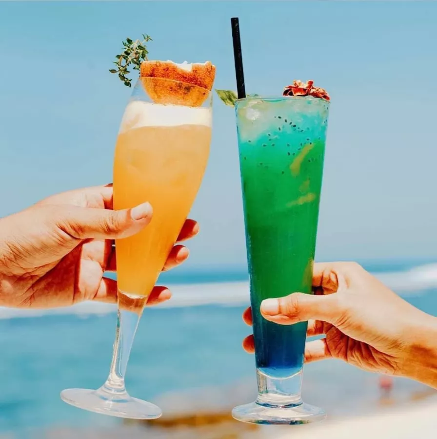 Пляжный Клуб Tropical Temptation в Бали: Бар, Бассейн, Коктейли , Bar, Restaurant , Cocktails , Swimming pool , Ресторан,