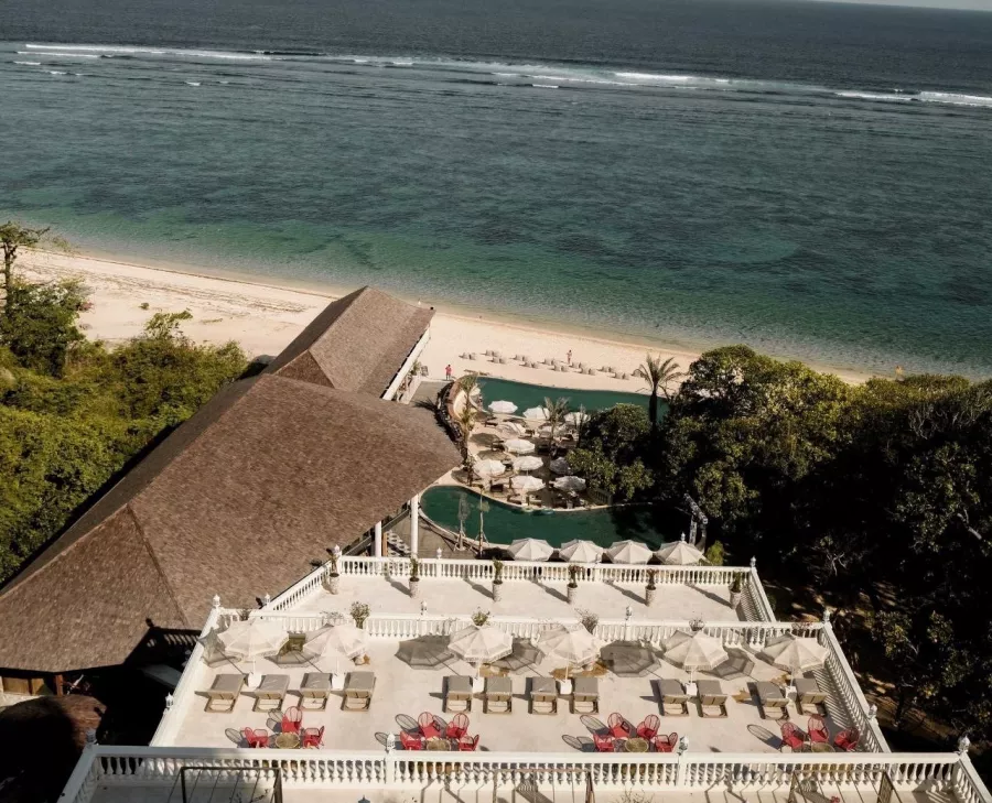 Пляжный Клуб Canna в Бали: Бассейн, Ресторан, Йога, Бар, Swimming pool , Restaurant , Bar, Yoga,