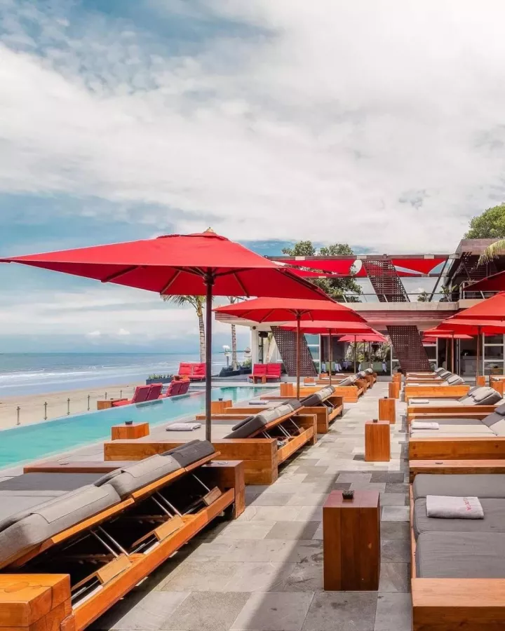 Пляжный Клуб KU DE TA в Бали: Бар, Бассейн, Ресторан, Коктейли, Cocktails , Swimming pool , Restaurant , Bar,