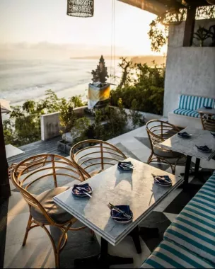 Пляжный Клуб «Ulu Cliffhouse»