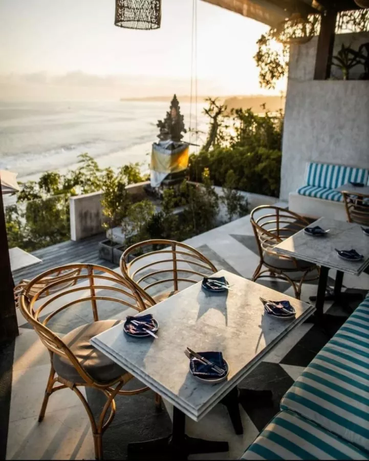 Пляжный Клуб Ulu Cliffhouse в Бали: Бар, Бассейн, Ресторан, Коктейли, Bar, Restaurant , Cocktails , Swimming pool ,