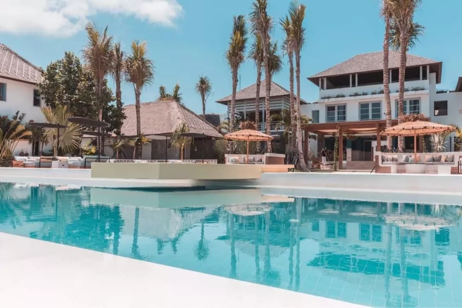 Пляжный Клуб Ulu Cliffhouse в Бали: Бар, Бассейн, Ресторан, Коктейли, Bar, Restaurant , Cocktails , Swimming pool ,