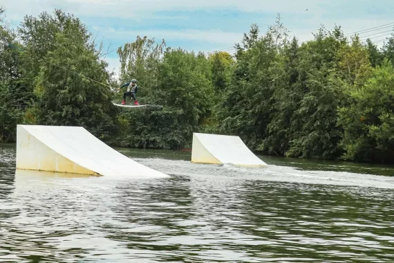 Вейк-парк "Humanoid Wake Park & Boat"