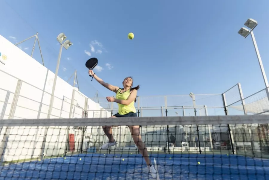 Теннисный клуб в Москве PADEL FRIENDS в Москве: Физическое Развитие , Падел, Сквош, Пинг-Понг, Коллективная Игра, Теннисный корт,