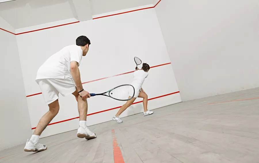 Сквош-клуб Squash One Club в Санкт-Петербурге: Физическое Развитие , Обучение Сквошу, Развитие Координации, Коллективная Игра, Тренировки , Кардиотреннинг,
