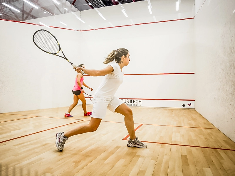 Сквош-клуб Squash One Club в Санкт-Петербурге: Физическое Развитие , Обучение Сквошу, Развитие Координации, Коллективная Игра, Тренировки , Кардиотреннинг,