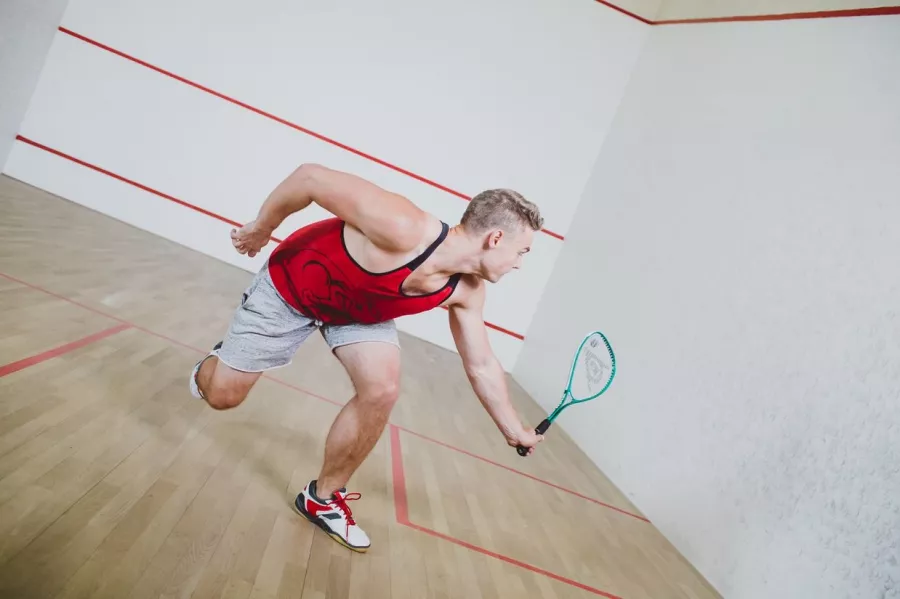 Сквош-клуб October Sport Club в Санкт-Петербурге: Физическое Развитие , Сквош, Коллективные Игры, Кардиотреннинг, Консультация Тренера, Тренировки,