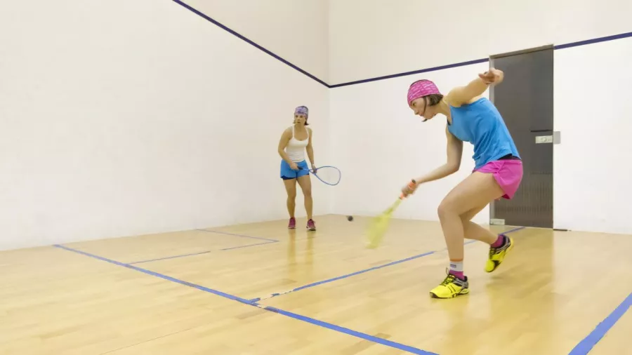 Сквош-клуб October Sport Club в Санкт-Петербурге: Физическое Развитие , Сквош, Коллективные Игры, Кардиотреннинг, Консультация Тренера, Тренировки,