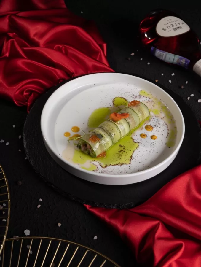 Ресторан Дэ Луна в Ставрополе: Современная кухня , Авторская кухня , Барное меню, Винная карта , Ресторан,
