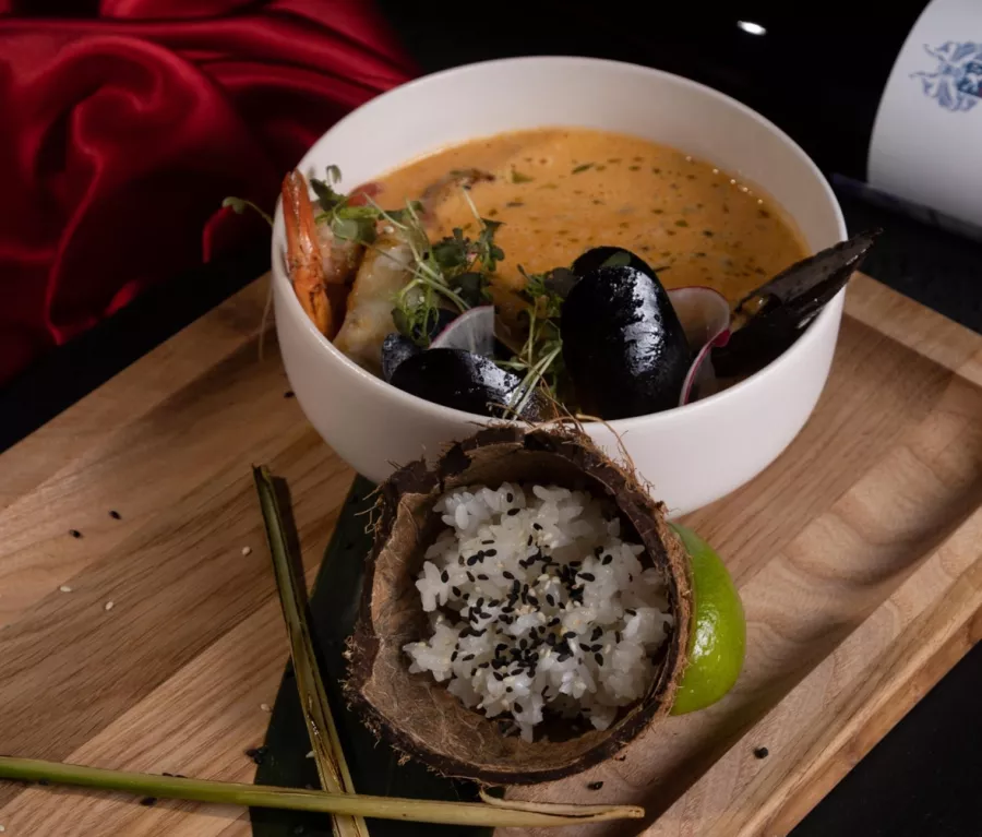 Ресторан Дэ Луна в Ставрополе: Современная кухня , Авторская кухня , Барное меню, Винная карта , Ресторан,
