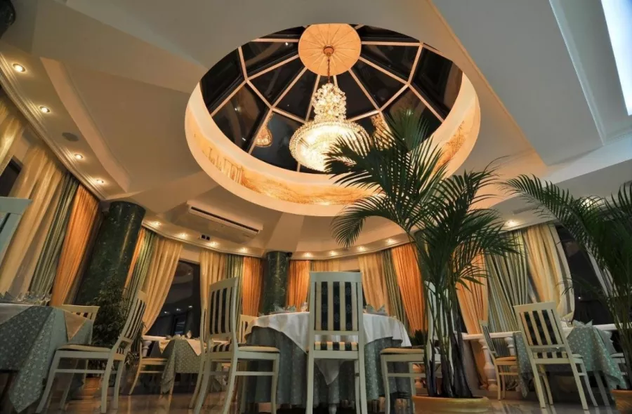 Гостинично-ресторанный комплекс PARK HOTEL STAVROPOL в Ставрополе: Бракосочетание , Свадебный зал , Банкетный зал , Отель, Европейская кухня , Организация свадеб , Свадебный ресторан , Для влюбленных,