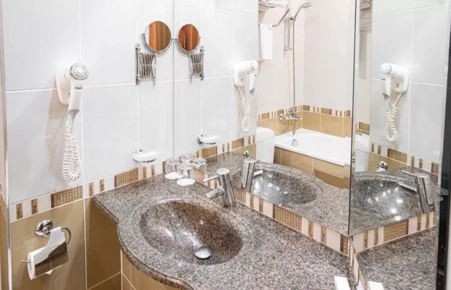 Гостинично-ресторанный комплекс PARK HOTEL STAVROPOL в Ставрополе: Бракосочетание , Свадебный зал , Банкетный зал , Отель, Европейская кухня , Организация свадеб , Свадебный ресторан , Для влюбленных,