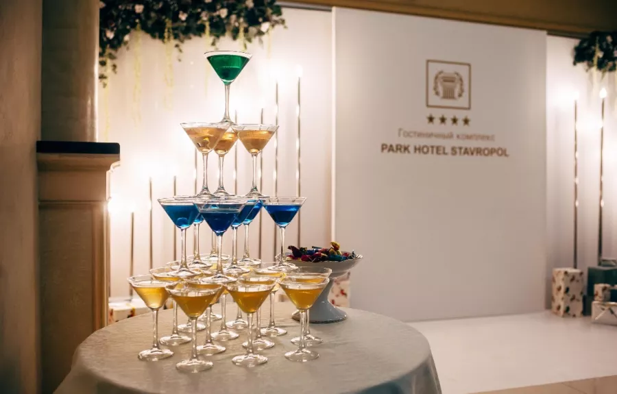 Гостинично-ресторанный комплекс PARK HOTEL STAVROPOL в Ставрополе: Бракосочетание , Свадебный зал , Банкетный зал , Отель, Европейская кухня , Организация свадеб , Свадебный ресторан , Для влюбленных,