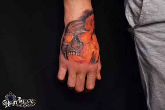 Тату-салон "Night tattoo club"