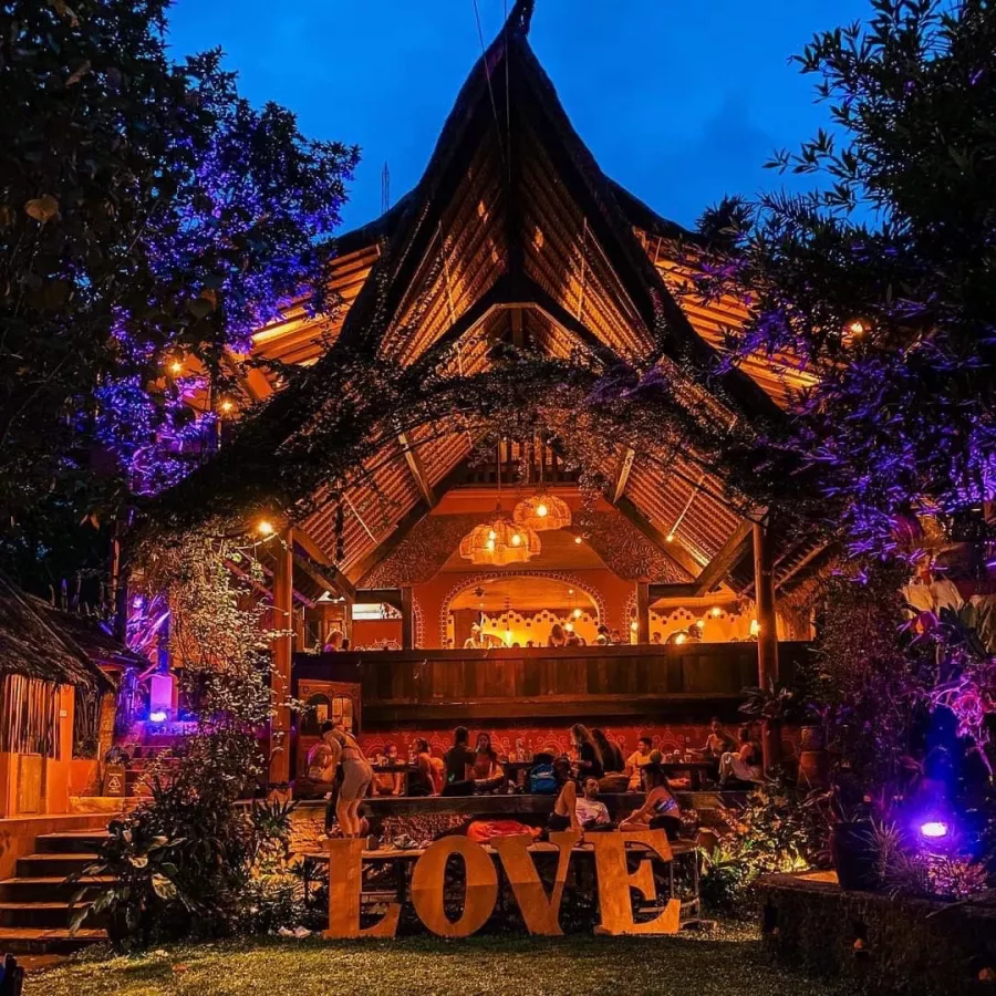 Студия Йоги The Yoga Barn в Бали: Йога, Бар, Бассейн, Медитация, Yoga, Bar, Swimming pool, Meditation ,